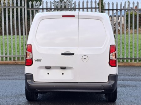 2026 Opel Combo KOMFORT  L1H1 1.5TD 100BHP  **LED HEADLIGTS** €21,098 thumbnail