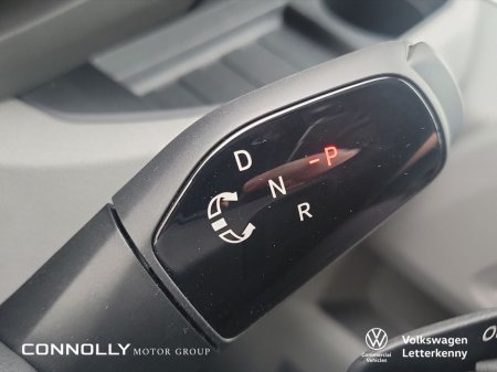 2026 Volkswagen Crafter CR35 Panel van Highline MWB 140 HP 2.0 TDI 8sp Automatic FWD €44,269 thumbnail