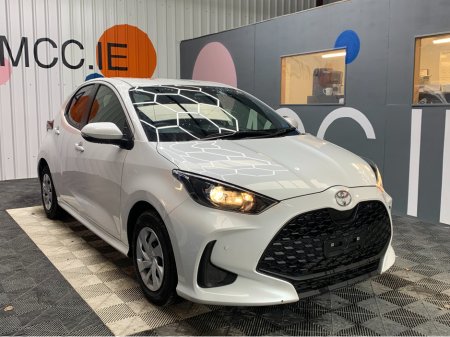 2024 Toyota Yaris 1.0 PETROL AUTOMATIC / 8k KMs / Reverse Camera €20,950