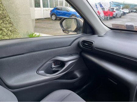 2021 Toyota Yaris Cross X AUTOMATIC HYBRID 1.5 PETROL //ADAPTIVE CRUISE CONTROL//KEYLESS ENTRY//REVERSE CAMERA// €19,950 thumbnail