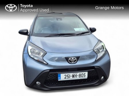 2025 Toyota Aygo X 1.0LTR X DESIGN 5DR €21,950 thumbnail