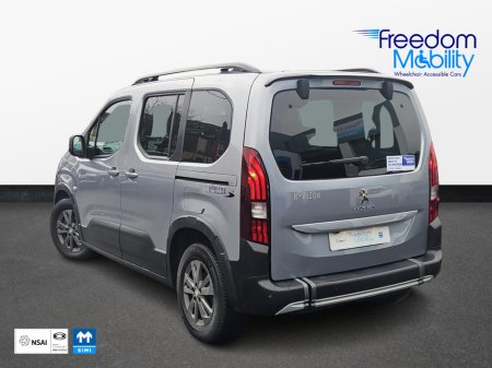 2022 Peugeot Rifter Lowered Floor Wheelchair Access €21,995