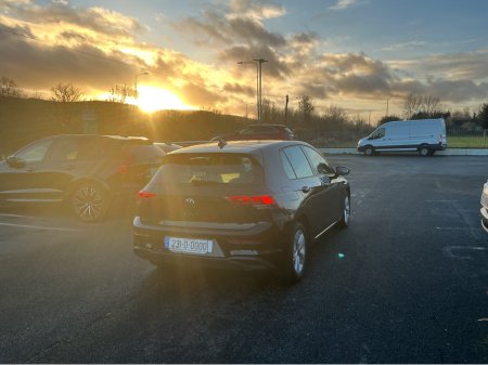 2023 Volkswagen Golf LIFE TDI €29,995 thumbnail