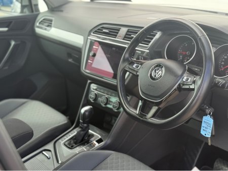 2019 Volkswagen Tiguan CL 2.0 TDI D7F 150HP 5DR AUTO €27,750 thumbnail