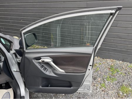 2011 Toyota Corolla Verso 2.0 D-4D LUNA 7 SEATER €5,495 thumbnail