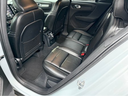 2021 Volvo XC40 R-DESIGN T5 RECHARGE//FULL LEATHER//FULL VOLVO SERVICE HISTORY//GREAT SPECIAL//SIMI AND AA DEALER €31,950 thumbnail