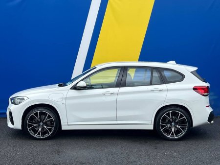 2021 BMW X1 M-SPORT XDRIVE25e 1.5 HYBRID // HARMAN/KARDON // LEATHER HEATED SEATS // APPLE CARPLAY/ANDROID AUTO €28,900