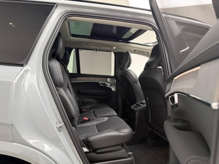 2025 Volvo XC90 ULTRA T8 RECHARGE 2.0 455HP PHEV *7 SEATER* €89,990 thumbnail