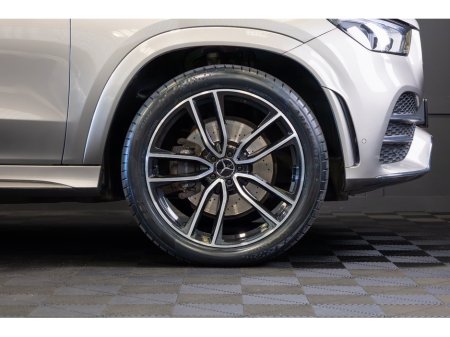 2019 Mercedes-Benz GLE Class GLE 300 d 4MATIC €49,950 thumbnail