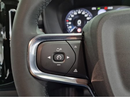 2022 Volvo XC40 T4 PLUS DARK RECHARGE AUTOMATIC **ONE OWNER / APPLE CARPLAY / BLIND SPOT ASSIST / ELECTRIC BOOTLID / HEATED FRONT & REAR SEATS / HEATED STEERING WHEEL / REVERSE CAMERA / WIRELESS PHONE CHARGING** €34,900 thumbnail