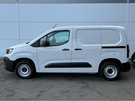 2026 Opel Combo Komfort | 1.5 | L1H1 | 100PS €23,085