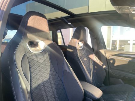 2025 Volkswagen Tiguan R-LINE 75 2.0TDI DSG 150HP €54,975 thumbnail