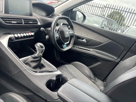 2020 Peugeot 5008 1.2 PureTech 130bhp Auto Allure €23,975