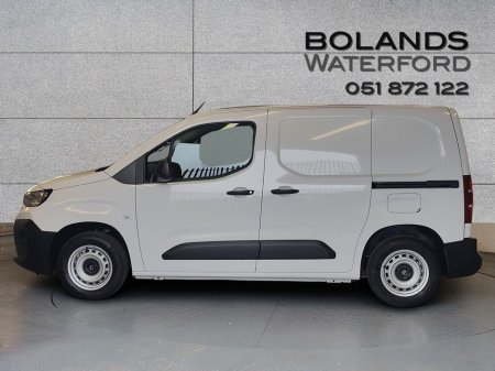2024 Citroen Berlingo LX PLUS From €94 Per Week €21,764