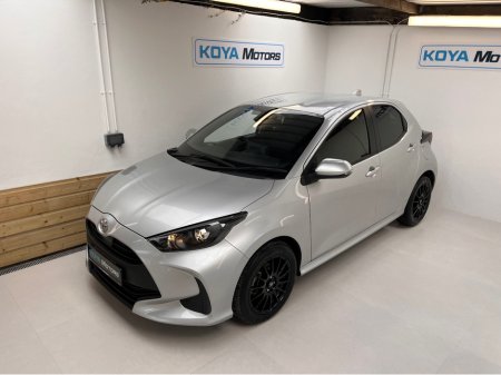 2021 Toyota Yaris 1.0 PETROL AUTOMATIC SPORT X // BRAND NEW UPGRADED WHEEL AND TYRE PACKAGE @ €800 // PRIVACY PACK // REVERSING CAMERA // BLUETOOTH MEDIA // LANE ASSIST // IDEAL STARTER CAR // VERY ECONOMICAL €15,950