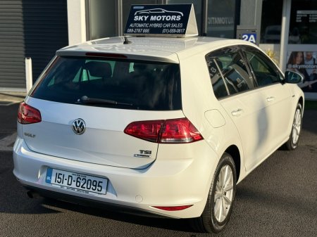 2015 Volkswagen Golf  €14,990 thumbnail