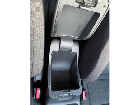 2025 Honda HR-V E:hev Elegance €38,995 thumbnail