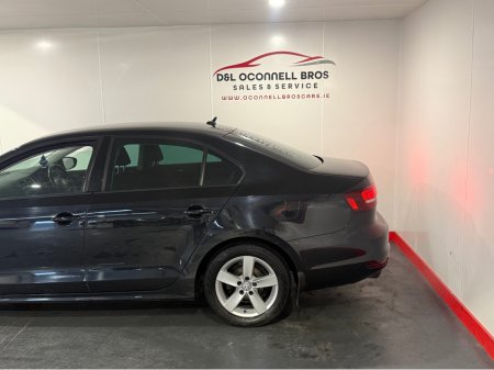 2018 Volkswagen Jetta CL 2.0 TDI MANUAL 5SPEED 110BHP 4DR €13,900 thumbnail