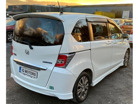 2015 Honda Freed 1.5 Petrol Hybrid Petrol 7 Seater Fresh Import €10,995