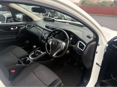 2015 Nissan Qashqai 1.2 PET SV E6 4DR €9,450 thumbnail