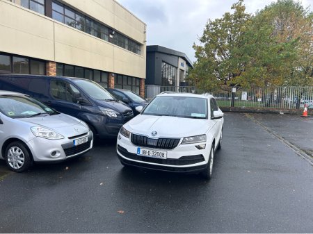2018 Skoda Karoq AUTO SPORTLINE///ONLY68000KLMS///ELECTRIC MOONROOF//BEAUTIFULL UNMARKED BLACK PARCHMENT LEATHER WITH HEATED SEATS//ORIGINAL IRISH CAR WITH LONG NCT AND LOW TAX JUST 200EUROS///STUNNING CAR €19,950