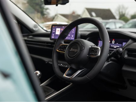 2025 Jeep Avenger 1.2 100HP MT ALTITUDE €27,950 thumbnail