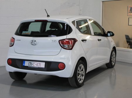 2017 Hyundai i10 Classic 4DR €8,250 thumbnail