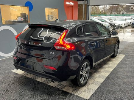 2018 Volvo V40 ONLY €16950! 2018 VOLVO V40 AUTOMATIC D4 MOMENTUM REVERSE CAMERA - CRUISE CONTROL - HEATED SEATS €16,950