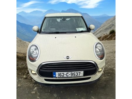 2016 MINI Hatch Cooper D €9,995