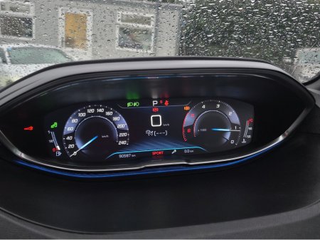 2017 Peugeot 5008 ( 172 REG ) 7 SEATER - DIGITAL DASH - CAMERA - ALLOYS - CARPLAY ANDROID AUTO EU RADIO PEARL WHITE €24,950 thumbnail