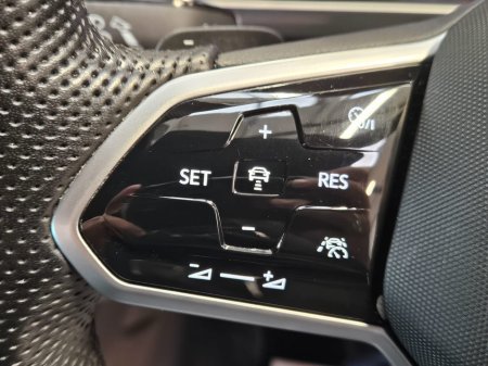 2021 Volkswagen Tiguan 2.0 TDI 150HP R-Line DSG €33,950 thumbnail