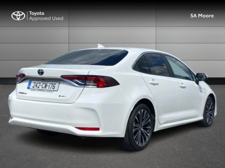 2024 Toyota Corolla LUNA SPORT SALOON €32,495