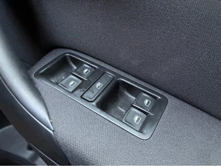 2017 Volkswagen Polo 1.2i TSI Petrol Active Automatic €14,750 thumbnail