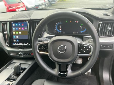 2022 Volvo XC60 RDESGN PRO T8 RCHRG RECHARGE R-DESIGN AWD €54,995 thumbnail