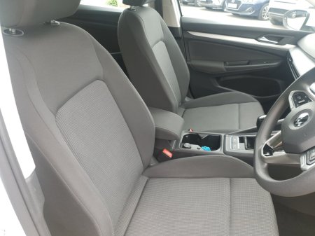 2022 Volkswagen Golf 2.0 TDI 115HP €28,500