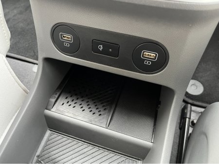 2023 Hyundai Ioniq 5 PREMIUM LE 58KW //FULL LEATHER SEATS//HEATED SEATS AND STEERING WHEEL//ADAPTIVE CRUISE CONTROL// €28,950 thumbnail