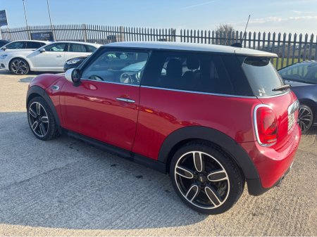 2018 MINI Hatch 1.5 D 3DR AUTO COOPER €15,995