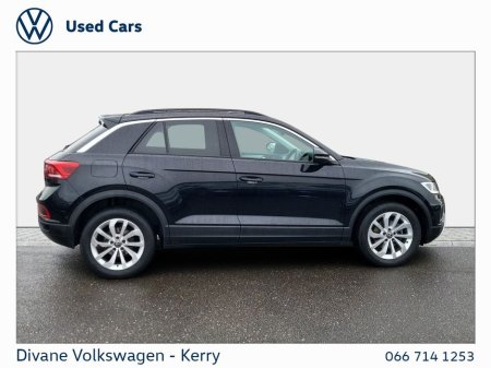 2024 Volkswagen T-Roc LIFE 2.0 TDI M6F 116 BHP €31,950 thumbnail