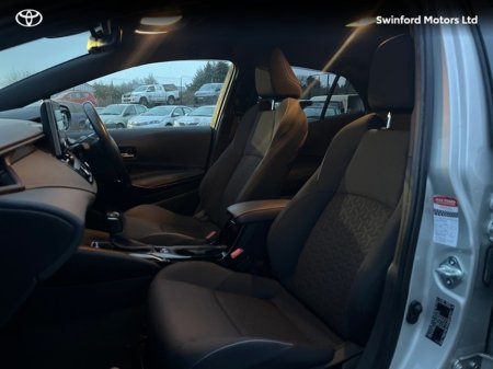 2020 Toyota Corolla HYBRID L/SPORT 4DR AUTO CHYBRID HB €22,995 thumbnail