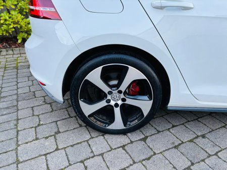 2014 Volkswagen Golf  €16,950 thumbnail