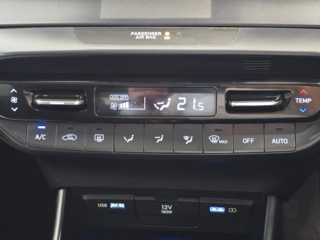 2022 Hyundai Bayon Executive Plus 2 Tone 5DR €17,950 thumbnail