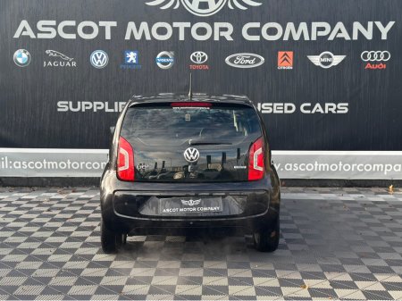 2016 Volkswagen up! Auto €9,950
