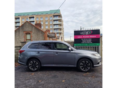 2016 Mitsubishi Outlander PHEV 2.0L MIVEC 4WD 5-Seater Instyle €11,450