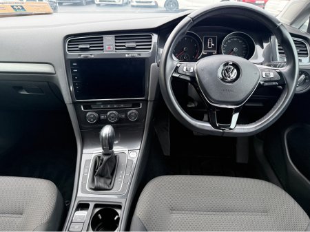 2017 Volkswagen Golf COMFORTLINE 1.2 AUTOMATIC * REAR VIEW CAMERA, AUTO LIGHTS, ADAPTIVE CRUISE CONTROL, POWERED FOLDING HEATED MIRRORS, LUMBAR SUPPORT, 2 KEYS, TOUCH SCREEN RADIO, MULTIFUNCTION STEERING WHEEL* €17,950 thumbnail