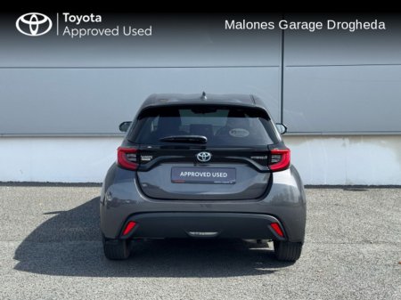 2022 Toyota Yaris 1.5 Hybrid Luna Sport Call Now : 041 980 2420 €23,950