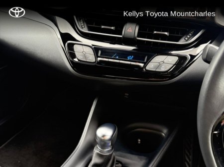 2023 Toyota C-HR C-HR HYBRID LUNA €29,500