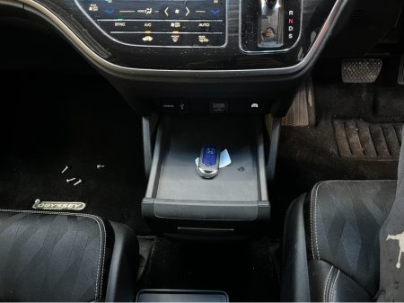 2020 Honda Odyssey €28950! 2020 HONDA ODYSSEY HYBRID ABSOLUTE EX SENSING 2.0 AUTOMATIC / CRUISE CONTROL / REVERSE CAMERA / ELECTRIC HEATED SEATS / POWER SLIDING SEATS €28,950 thumbnail