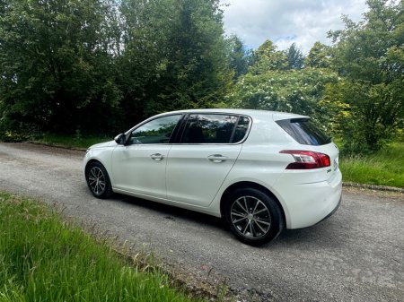2016 Peugeot 308 1.2T  5DR AUTO €12,899