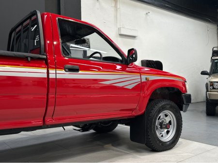 1996 Toyota Hilux 2.4D PICK UP MINT CONDITION €29,950 thumbnail