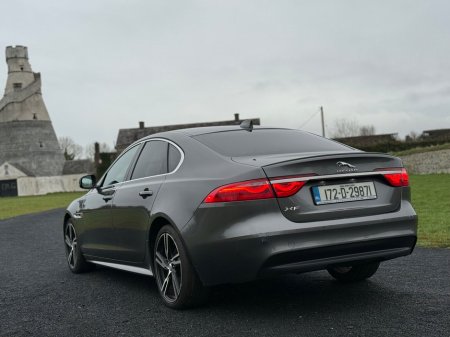 2017 Jaguar XF 2.0 D 163PS R-Sport Manual €10,990 thumbnail